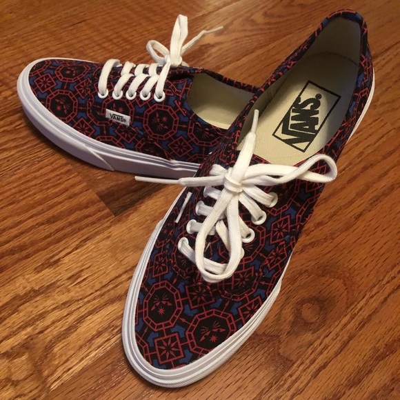 Vans Shoes - Vans Low-Top Sneaker